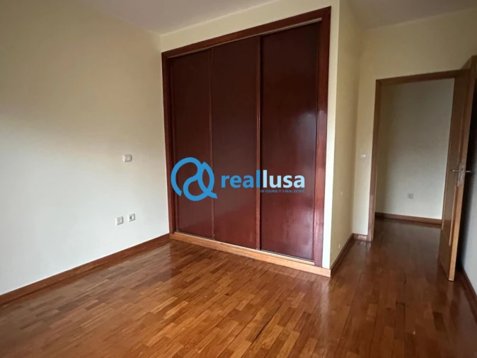 Apartamento T2 para Venda em Cidade da Maia Foto 5