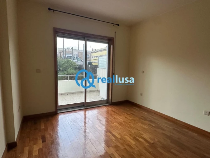 Apartamento T2 para Venda em Cidade da Maia Foto 8