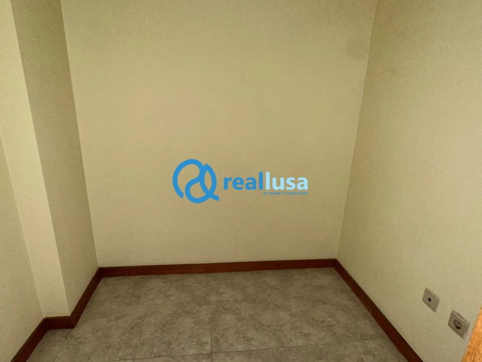 Apartamento T2 para Venda em Cidade da Maia Foto 9