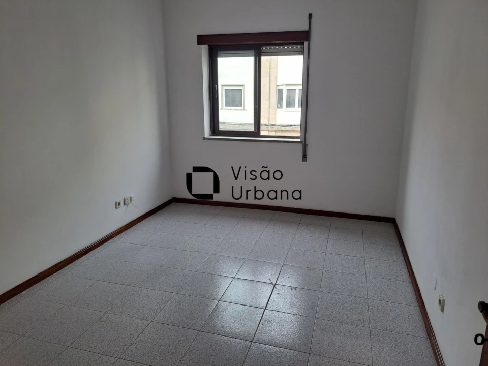 Loja para Arrendamento em Viseu Foto 12