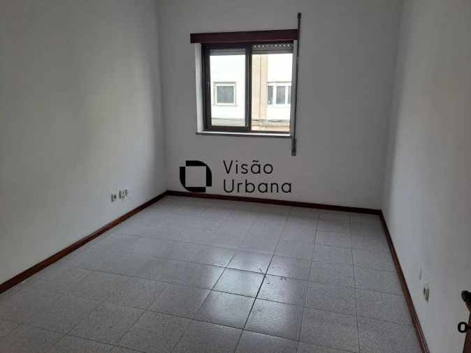 Loja para Arrendamento em Viseu Foto 12