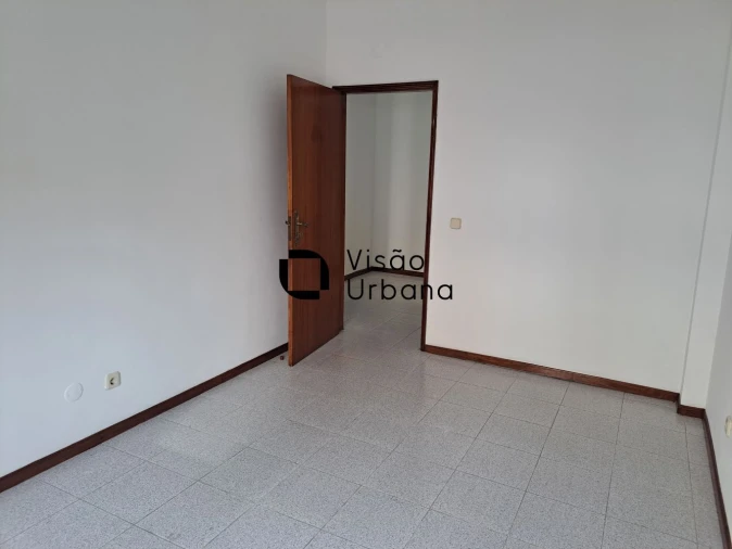 Loja para Arrendamento em Viseu Foto 13