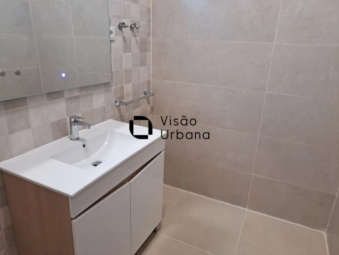 Loja para Arrendamento em Viseu Foto 8