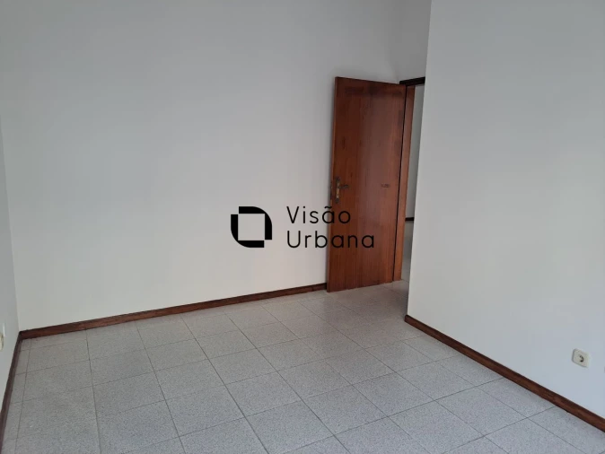 Loja para Arrendamento em Viseu Foto 19