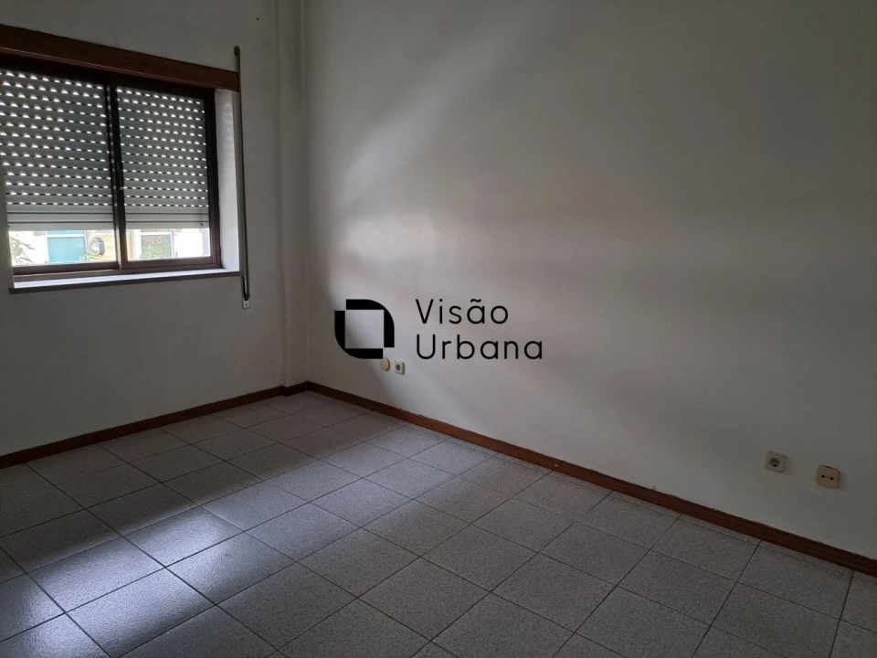 Loja para Arrendamento em Viseu Foto 1