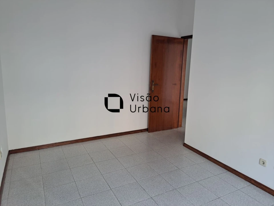 Loja para Arrendamento em Viseu Foto 19
