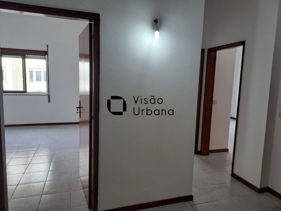 Loja para Arrendamento em Viseu Foto 11
