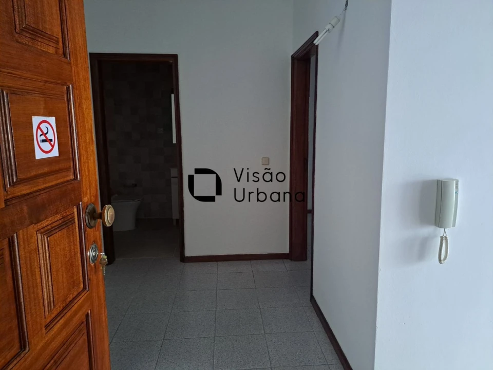 Loja para Arrendamento em Viseu Foto 3