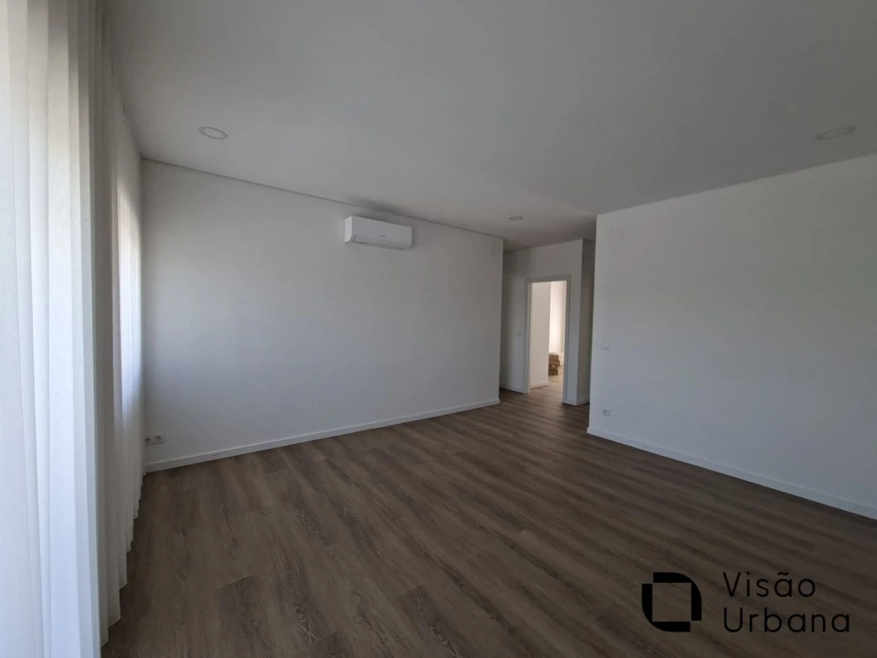 Apartamento T2 para Venda em Campo Foto 3