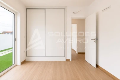 Moradia T3 para Venda em Esgueira