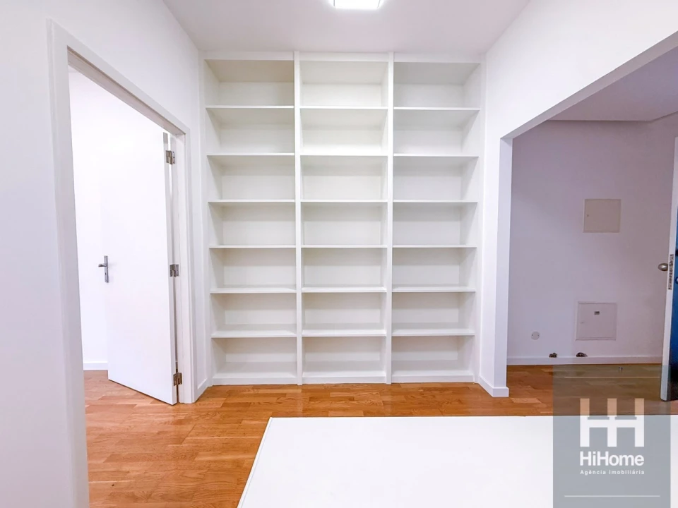 Escritório para Arrendamento em Funchal (São Pedro) Foto 17