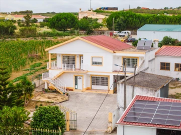 Moradia T5 para Venda em Miragaia e Marteleira