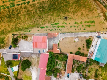 Moradia T5 para Venda em Miragaia e Marteleira