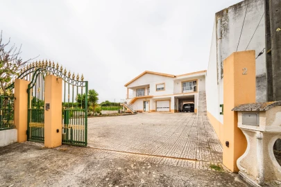 Moradia T5 para Venda em Miragaia e Marteleira