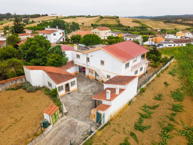 Moradia T5 para Venda em Miragaia e Marteleira Foto 6