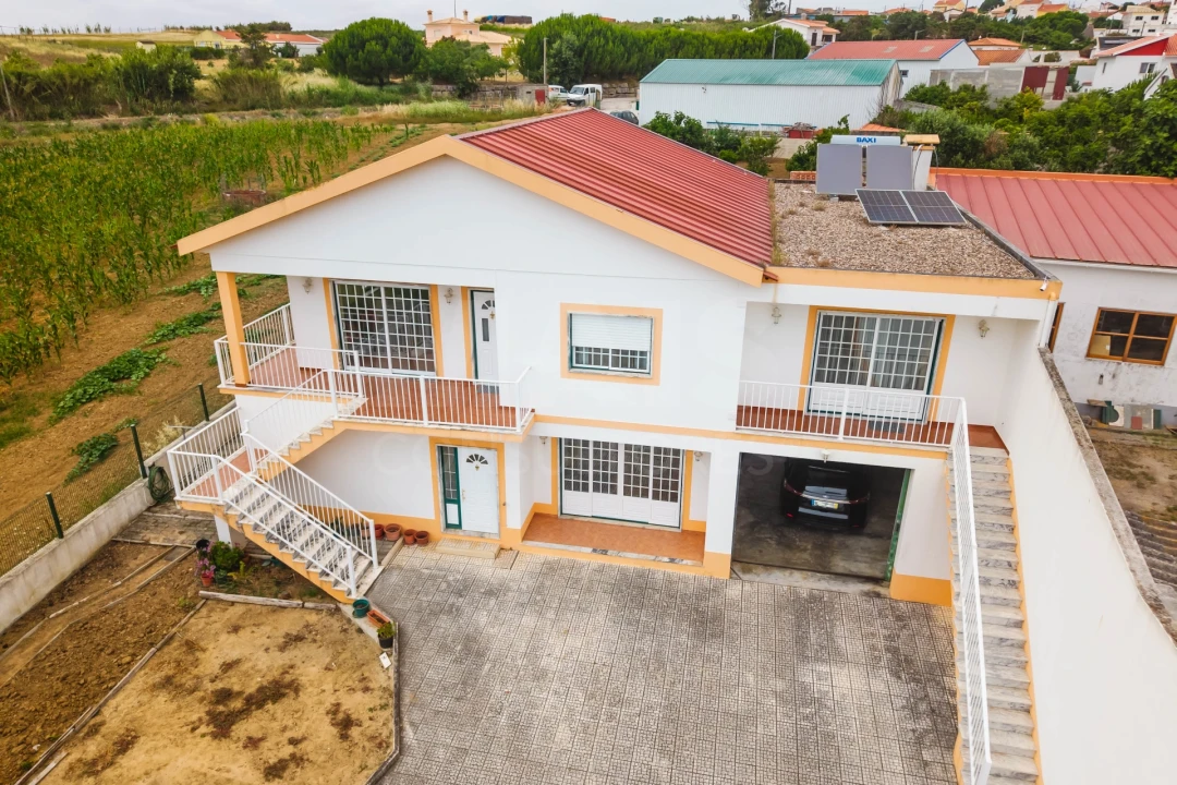 Moradia T5 para Venda em Miragaia e Marteleira Foto 3