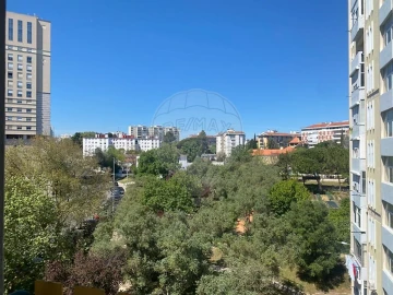 Apartamento T3 para Venda em Olivais