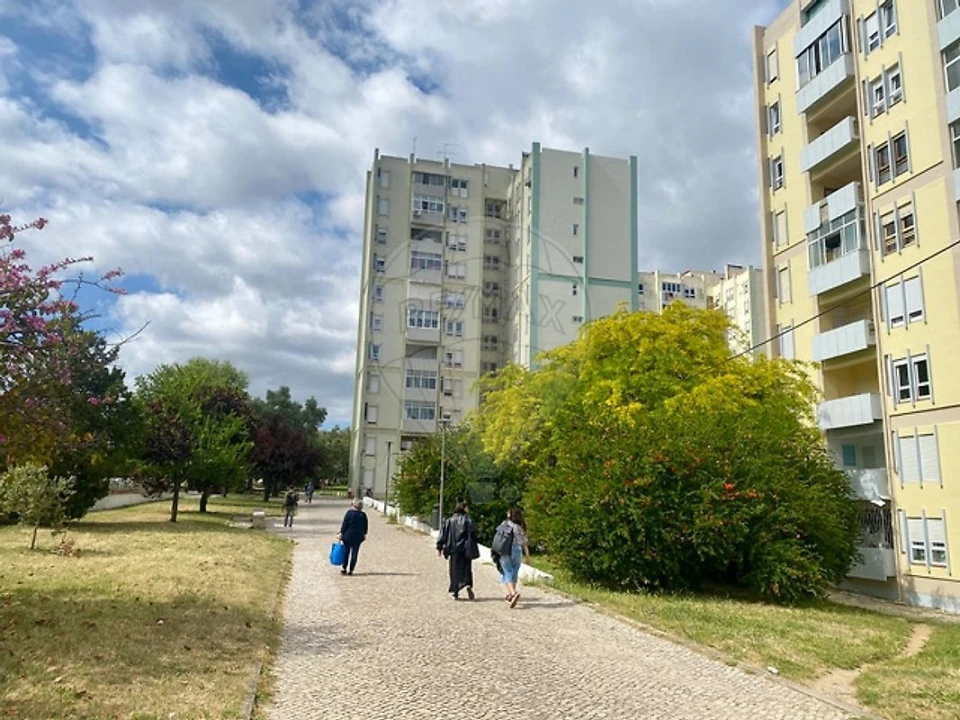 Apartamento T3 para Venda em Olivais Foto 9