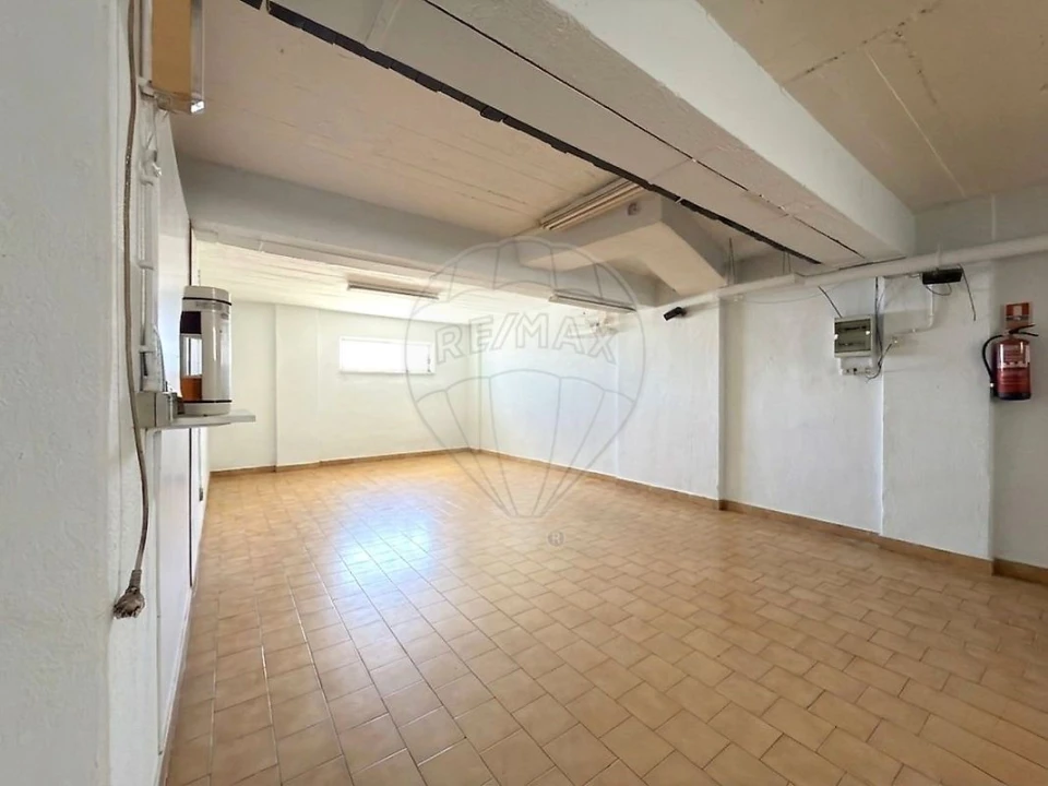 Armazém para Venda em Laranjeiro e Feijó Foto 3