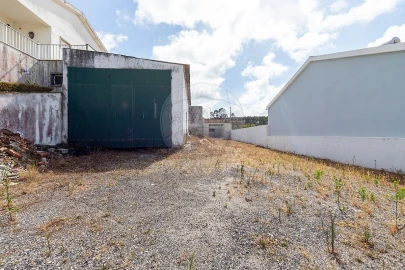 Armazém para Venda em Miragaia e Marteleira