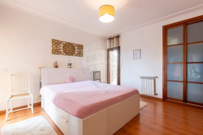 Apartamento T3 para Venda em Campelos e Outeiro da Cabeça