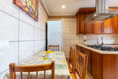Apartamento T3 para Venda em Campelos e Outeiro da Cabeça