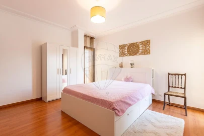 Apartamento T3 para Venda em Campelos e Outeiro da Cabeça