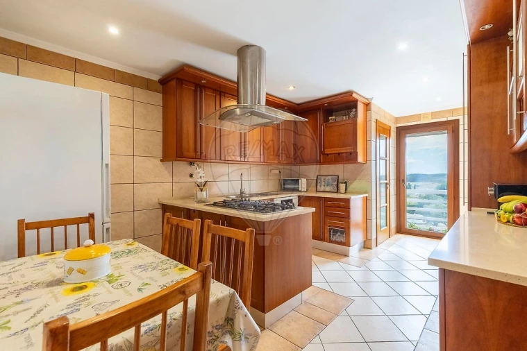 Apartamento T3 para Venda em Campelos e Outeiro da Cabeça Foto 4