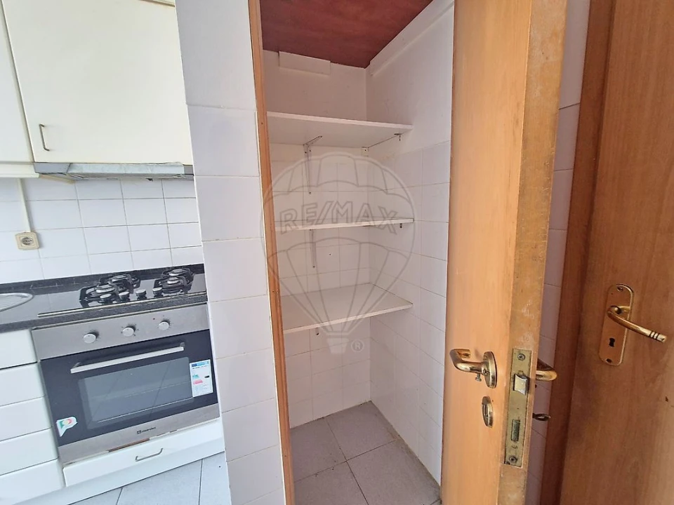 Apartamento T2 para Venda em Mina de Água Foto 1
