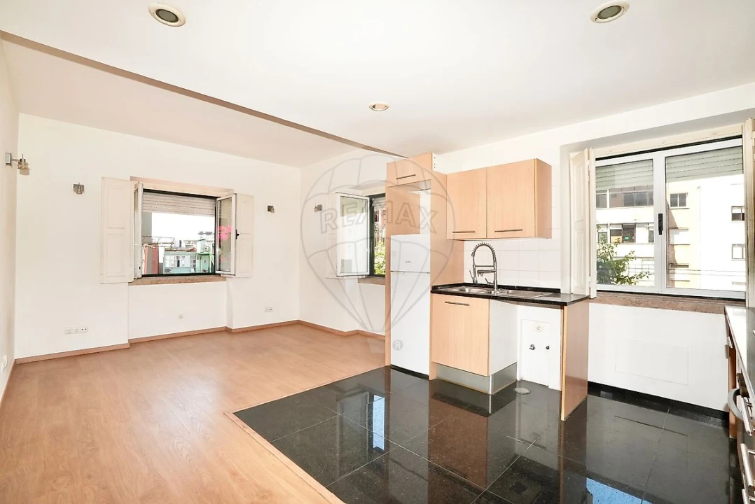 Apartamento T1 para Venda em Arroios Foto 3