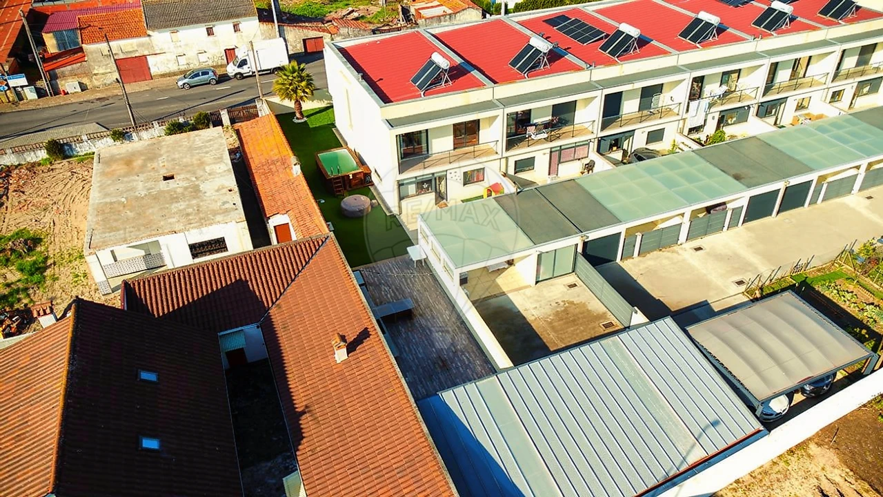 Moradia T4 para Venda em Ovar, São João, Arada e São Vicente de Pereira Jusã Foto 4