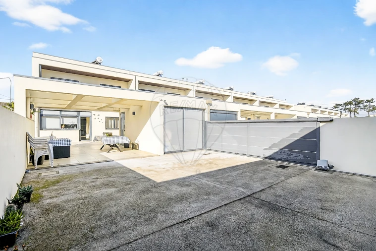 Moradia T4 para Venda em Ovar, São João, Arada e São Vicente de Pereira Jusã Foto 9