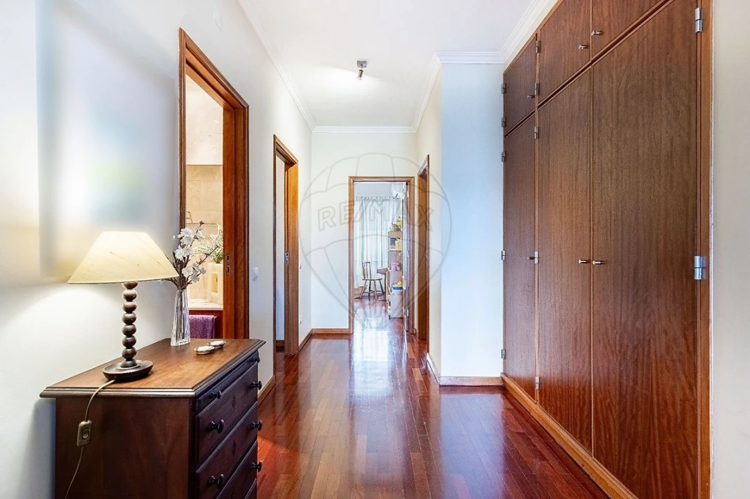 Apartamento T4 para Venda em São João da Madeira Foto 40