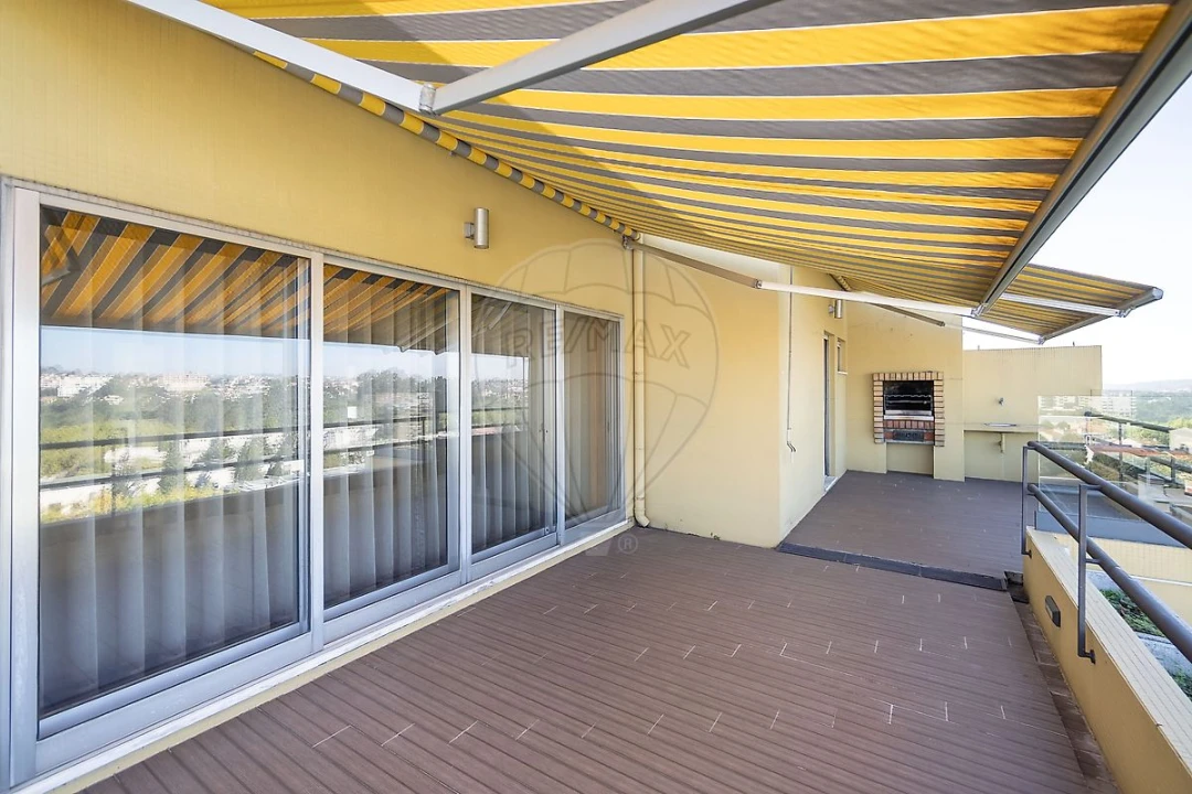Apartamento T4 para Venda em São João da Madeira Foto 3