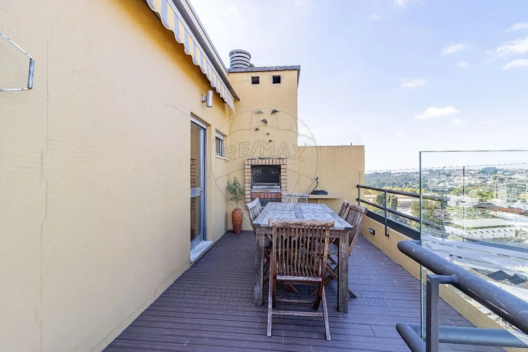Apartamento T4 para Venda em São João da Madeira Foto 21