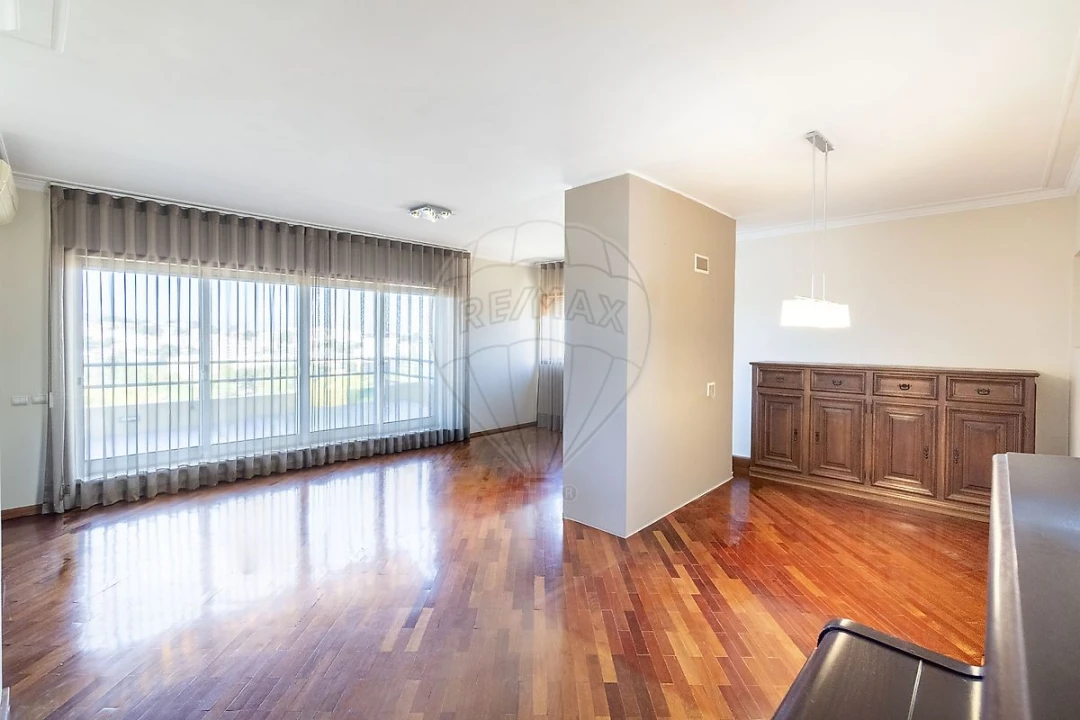 Apartamento T4 para Venda em São João da Madeira Foto 13