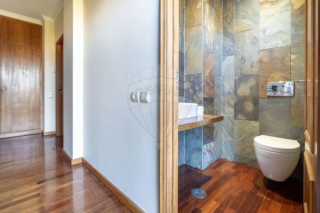 Apartamento T4 para Venda em São João da Madeira Foto 49