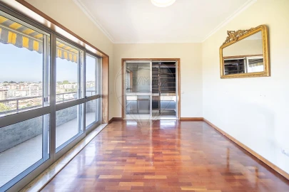Apartamento T4 para Venda em São João da Madeira