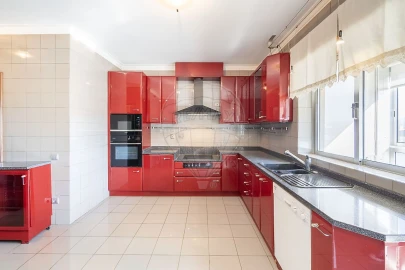 Apartamento T4 para Venda em São João da Madeira