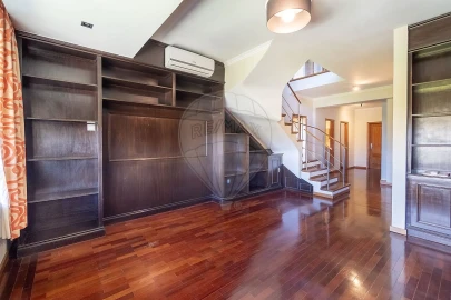 Apartamento T4 para Venda em São João da Madeira