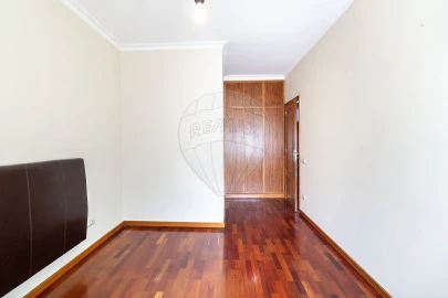 Apartamento T4 para Venda em São João da Madeira