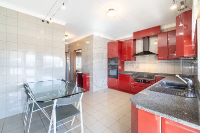 Apartamento T4 para Venda em São João da Madeira