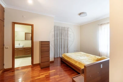 Apartamento T4 para Venda em São João da Madeira