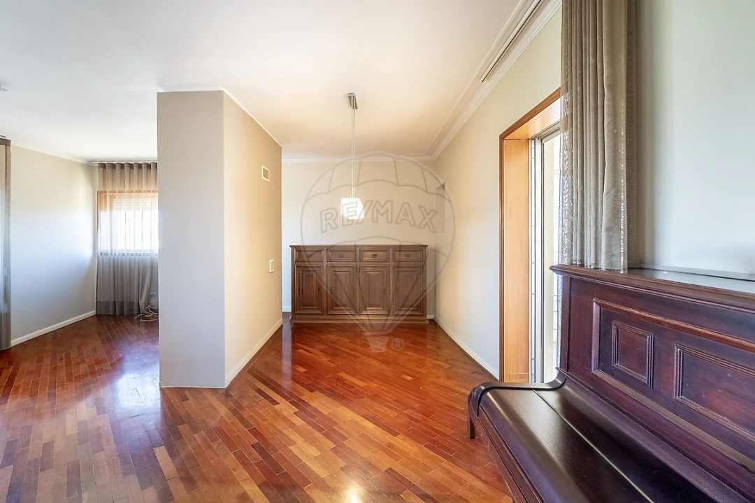 Apartamento T4 para Venda em São João da Madeira Foto 14