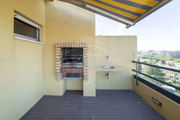 Apartamento T4 para Venda em São João da Madeira Foto 6