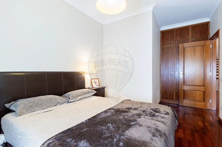 Apartamento T4 para Venda em São João da Madeira Foto 14