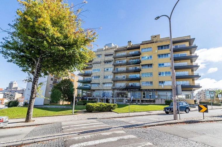 Apartamento T4 para Venda em São João da Madeira Foto 42