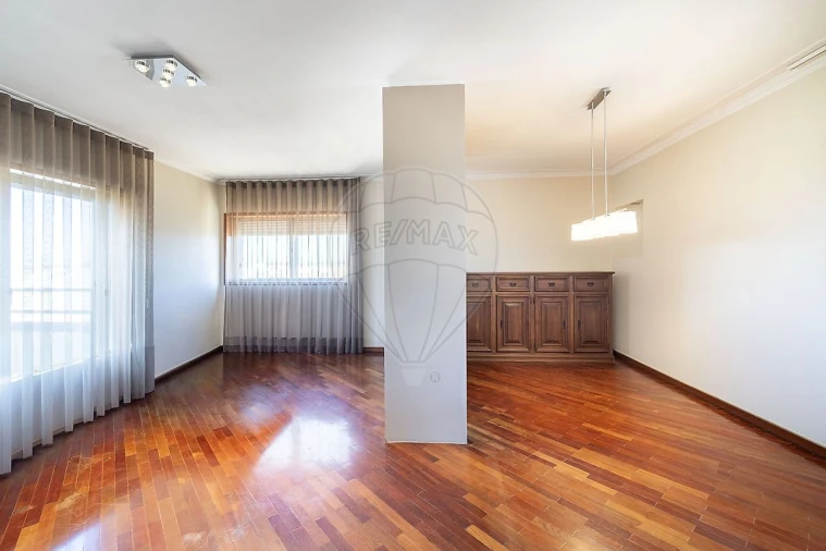 Apartamento T4 para Venda em São João da Madeira Foto 12