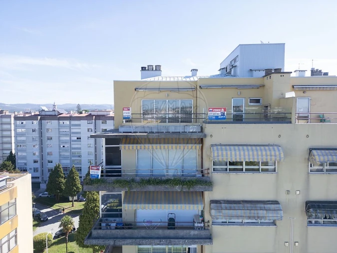 Apartamento T4 para Venda em São João da Madeira Foto 5