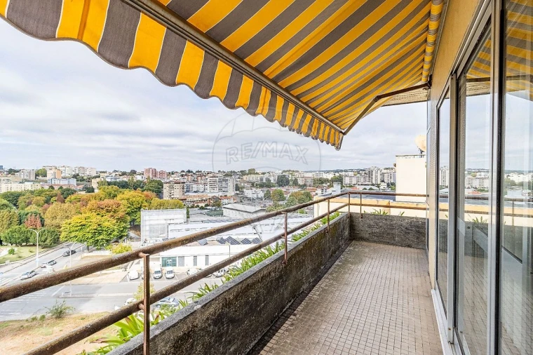 Apartamento T4 para Venda em São João da Madeira Foto 9